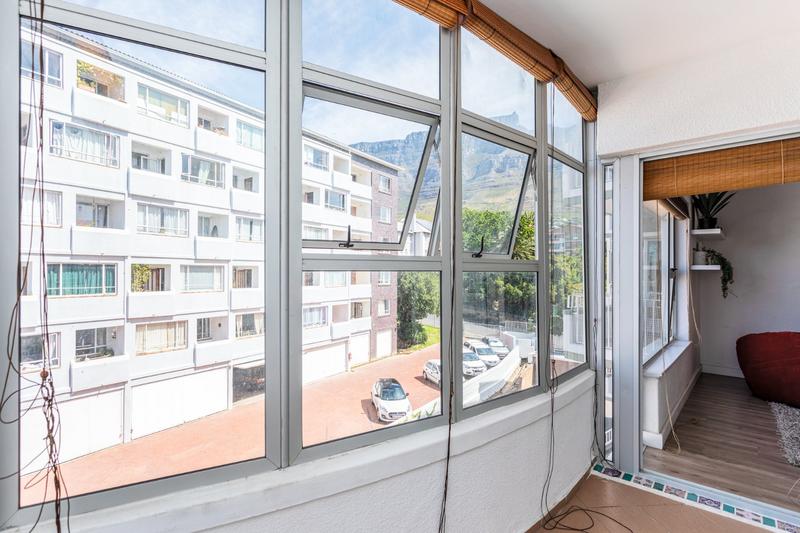 2 Bedroom Property for Sale in Gardens Western Cape